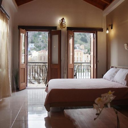 Main Square Apartment Symi Exterior foto