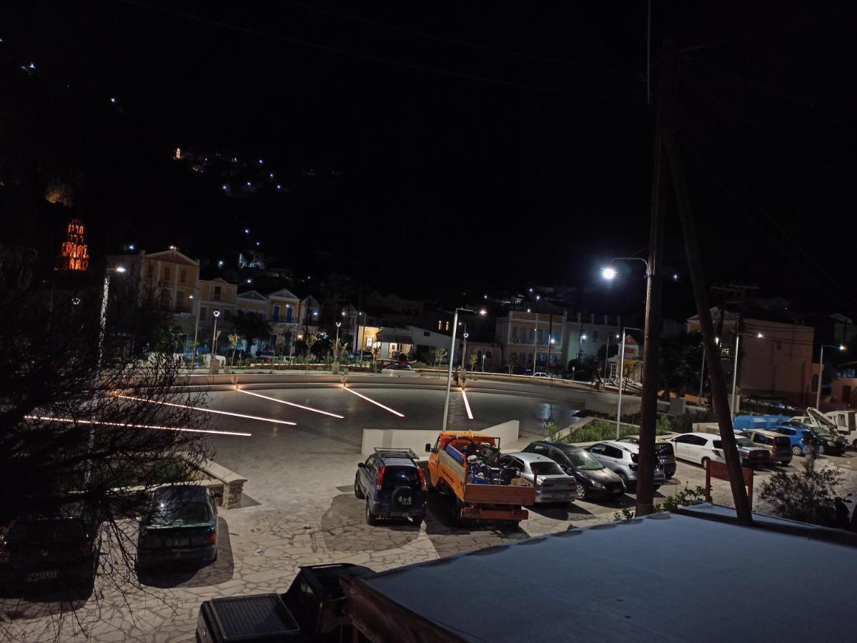 Main Square Apartment Symi Exterior foto