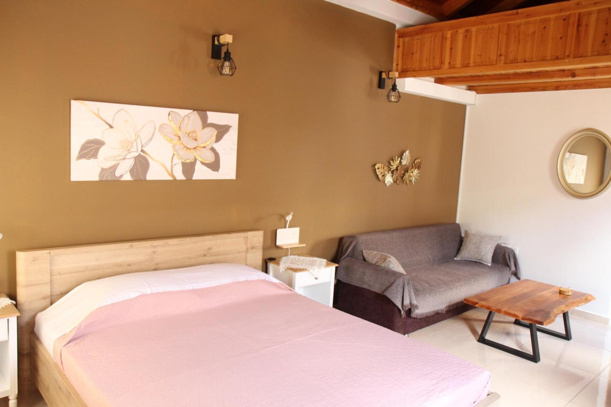 Main Square Apartment Symi Exterior foto